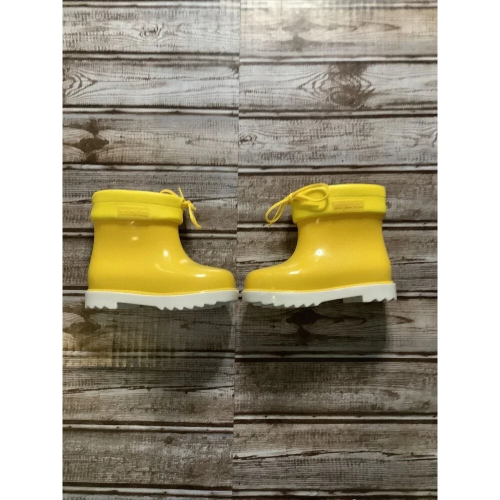 Mini Melissa Yellow Rain Boot Size 8 NEW